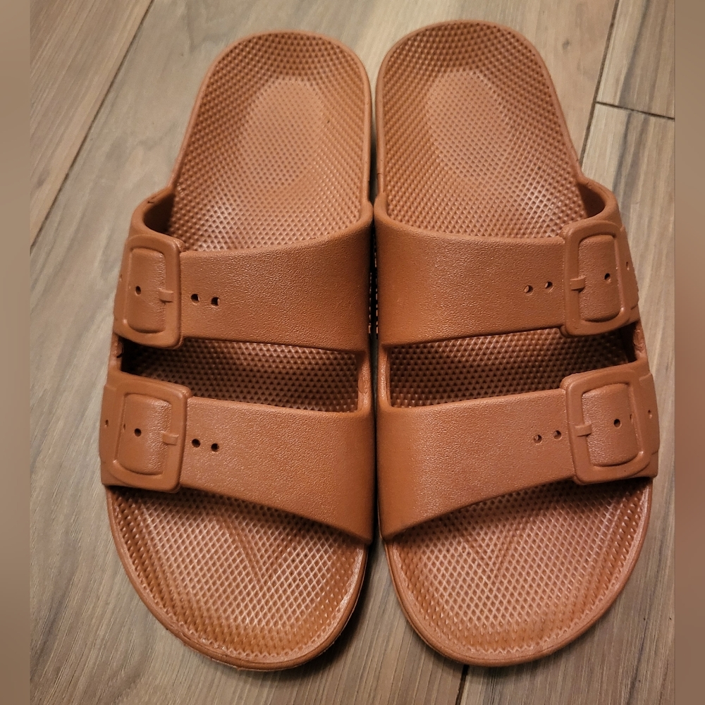 Freedom Moses - Slide Sandals 5.5